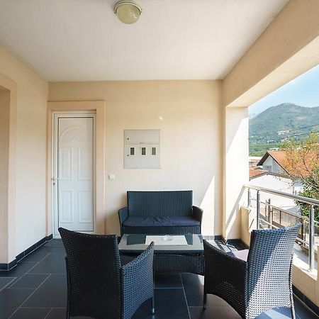Apartments Lora Bar Exterior photo