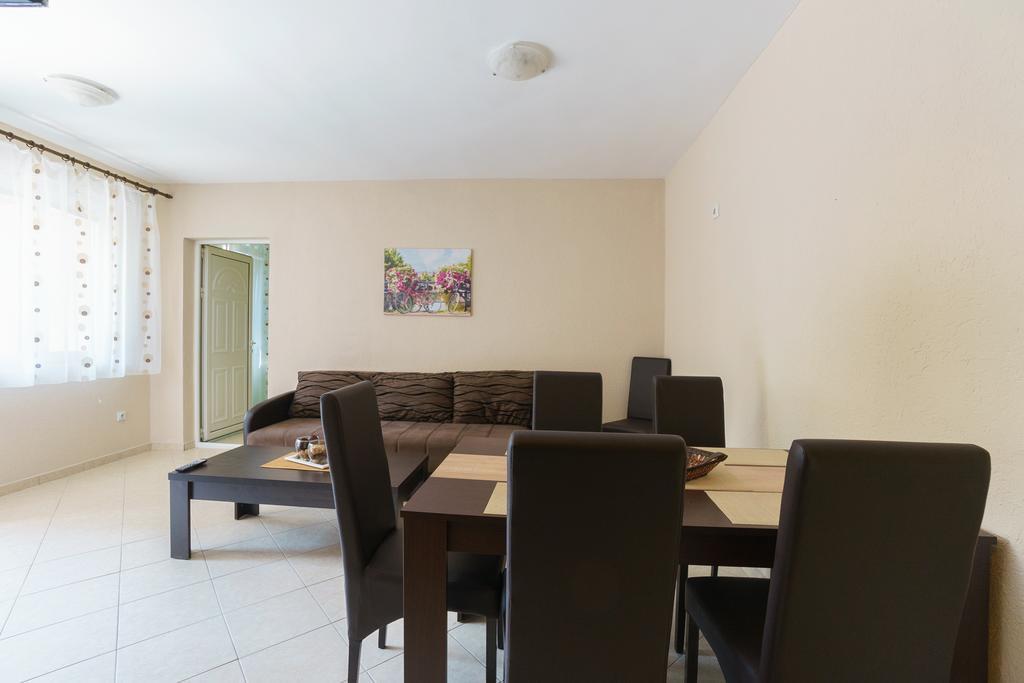 Apartments Lora Bar Exterior photo