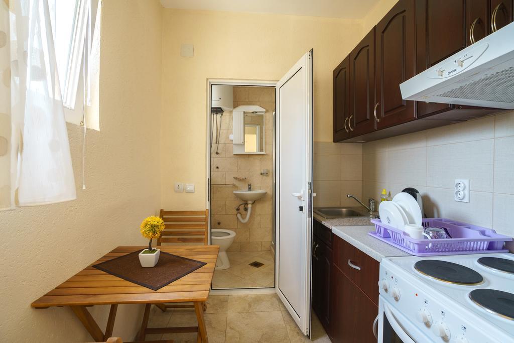 Apartments Lora Bar Exterior photo
